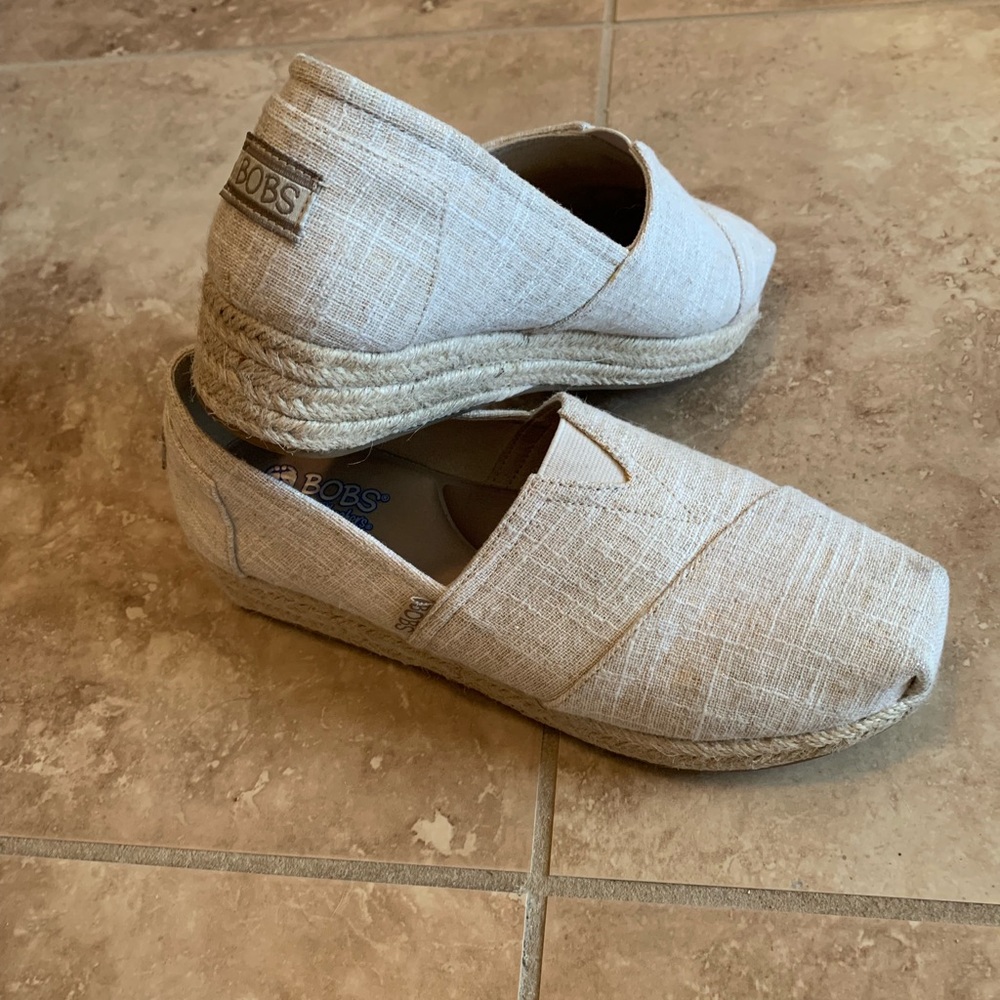 EUC Bobs cream espadrilles